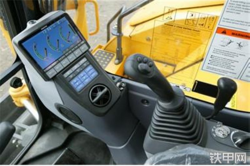 小松PC88MR-8挖掘机整机外观