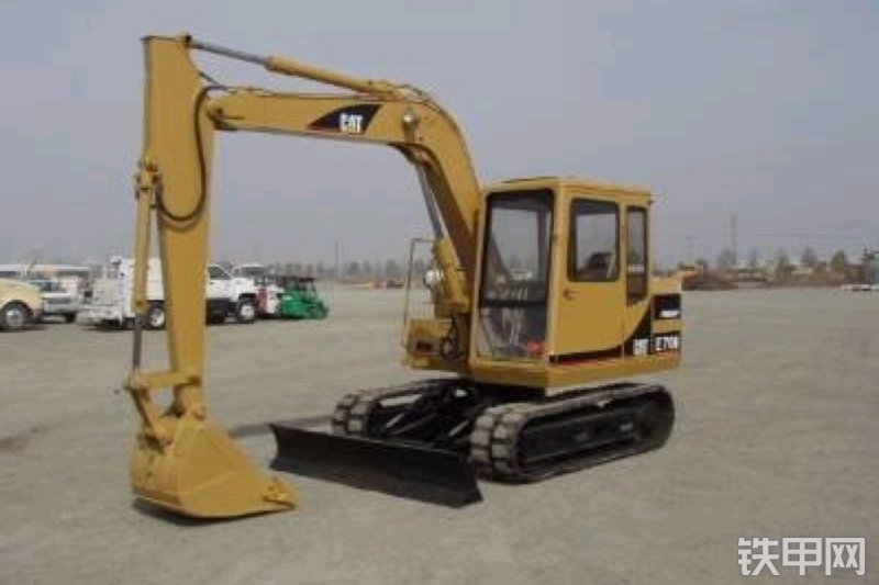 卡特彼勒E70B挖掘机整机外观