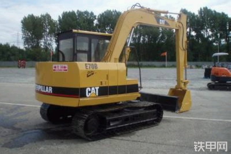 卡特彼勒E70B挖掘机整机外观