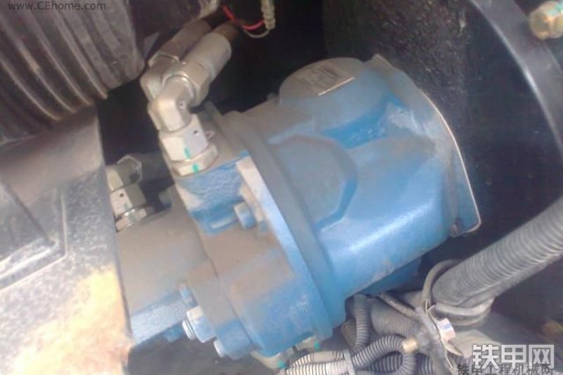 山东临工LG660挖掘机局部