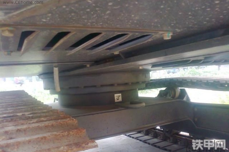 山东临工LG660挖掘机局部