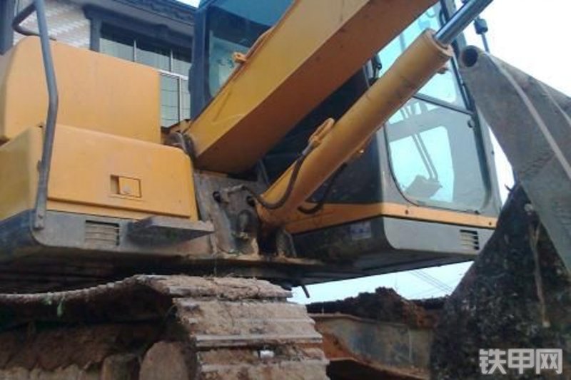 山重建机JCM908C挖掘机整机外观