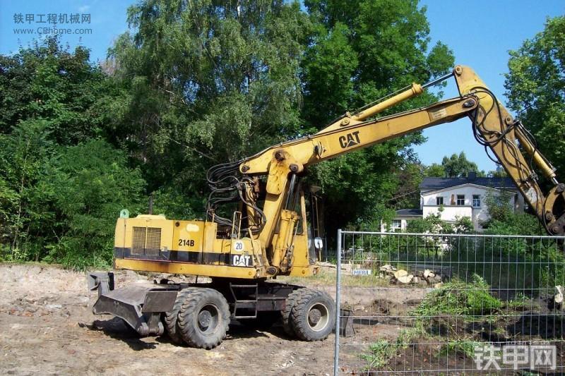 卡特彼勒214BFT挖掘机整机外观