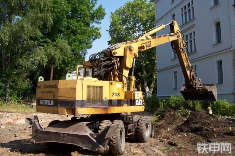 卡特彼勒214BFT挖掘机整机外观