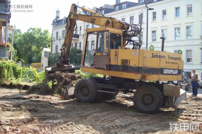 卡特彼勒214BFT挖掘机整机外观