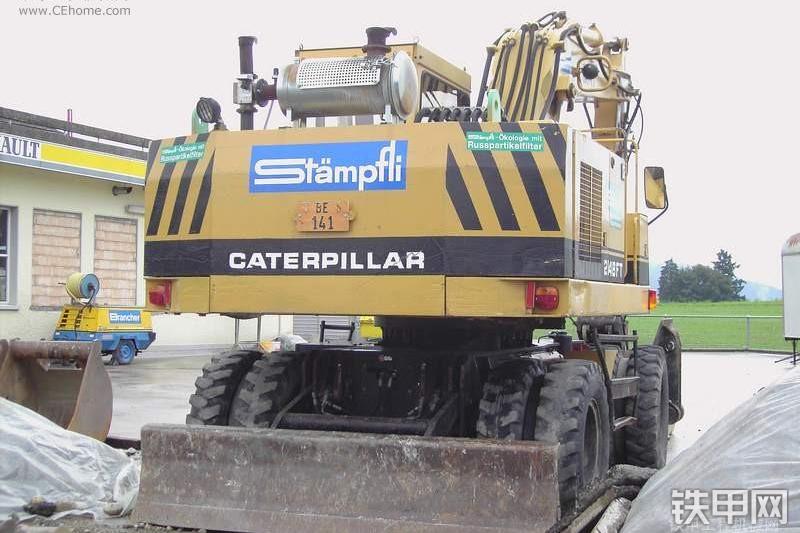 卡特彼勒214BFT挖掘机整机外观