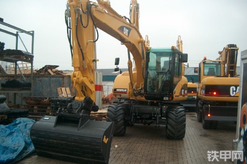 卡特彼勒M313C挖掘机整机外观