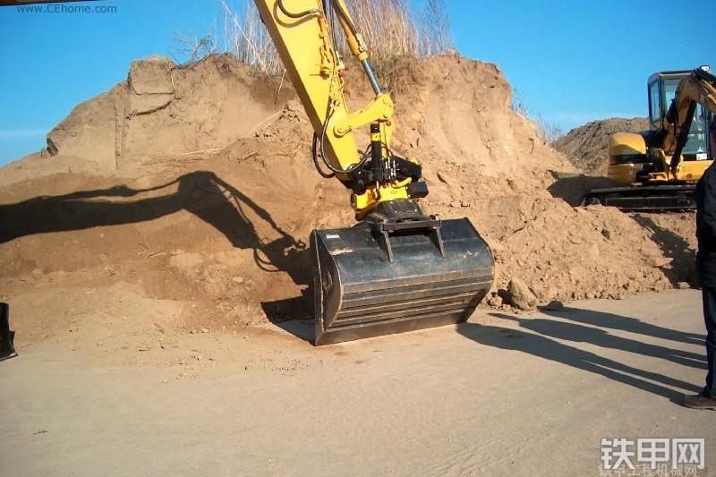 卡特彼勒M315D挖掘机整机外观