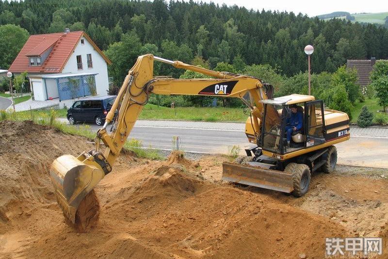 卡特彼勒M318挖掘机整机外观