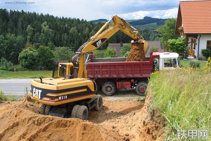 卡特彼勒M318挖掘机整机外观