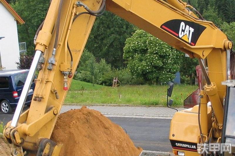 卡特彼勒M318挖掘机整机外观