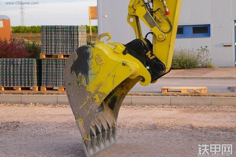 卡特彼勒M318C挖掘机整机外观