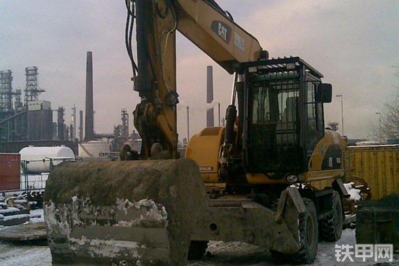 卡特彼勒M318D挖掘机整机外观