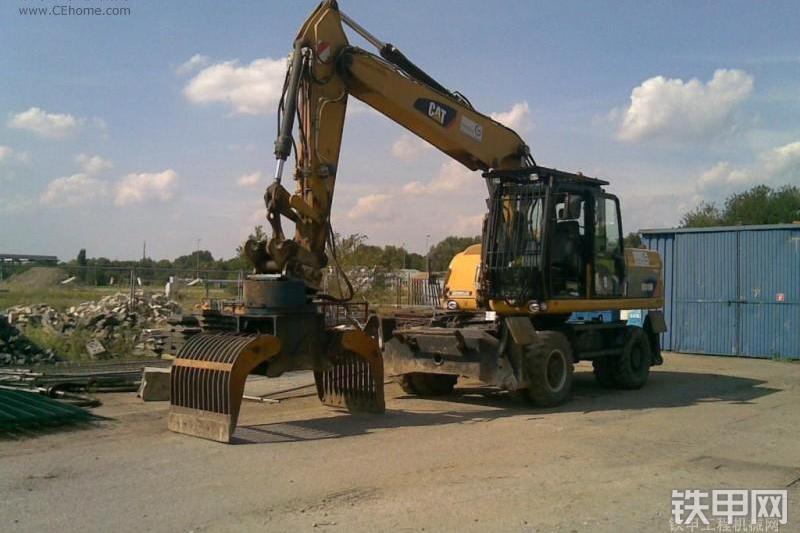 卡特彼勒M318D挖掘机整机外观