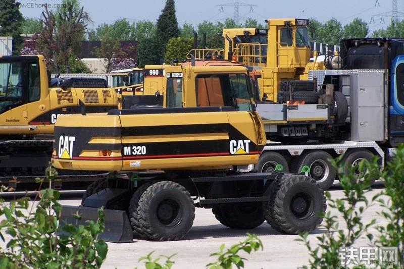 卡特彼勒M320挖掘机整机外观