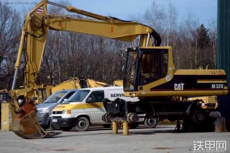 卡特彼勒M320挖掘机整机外观