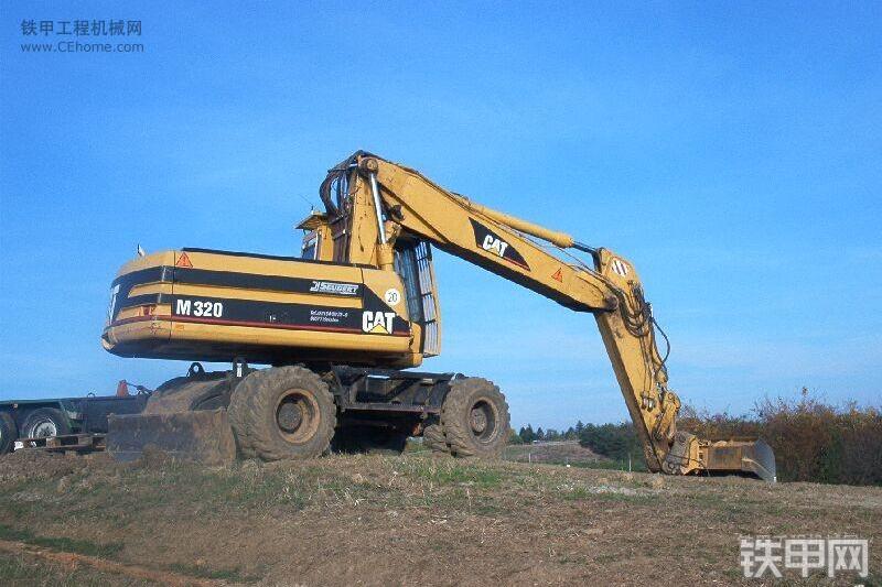 卡特彼勒M320挖掘机整机外观