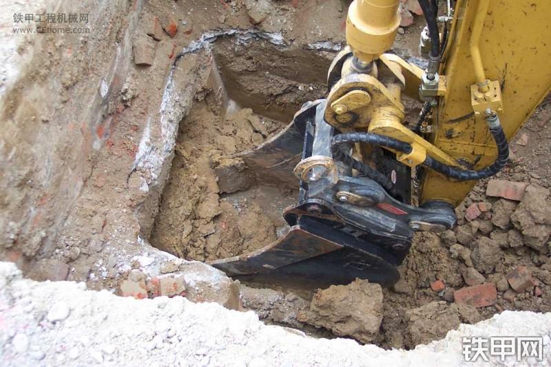 卡特彼勒M322C挖掘机整机外观