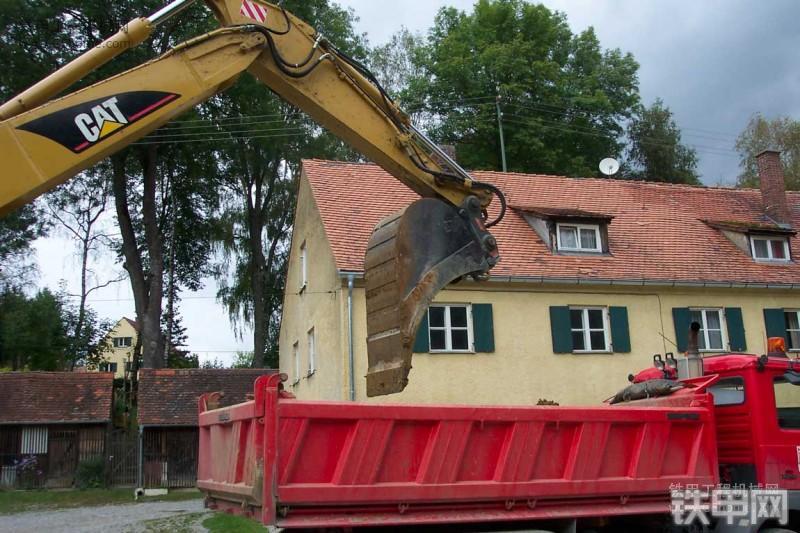 卡特彼勒M322C挖掘机整机外观