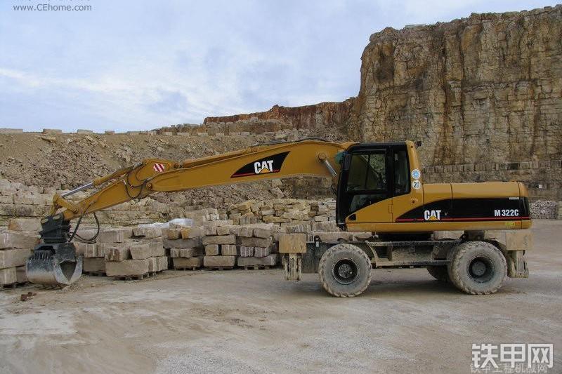 卡特彼勒M322C挖掘机整机外观