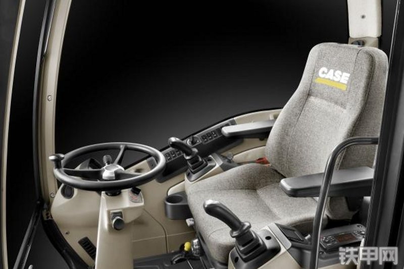 凯斯WX165挖掘机整机外观