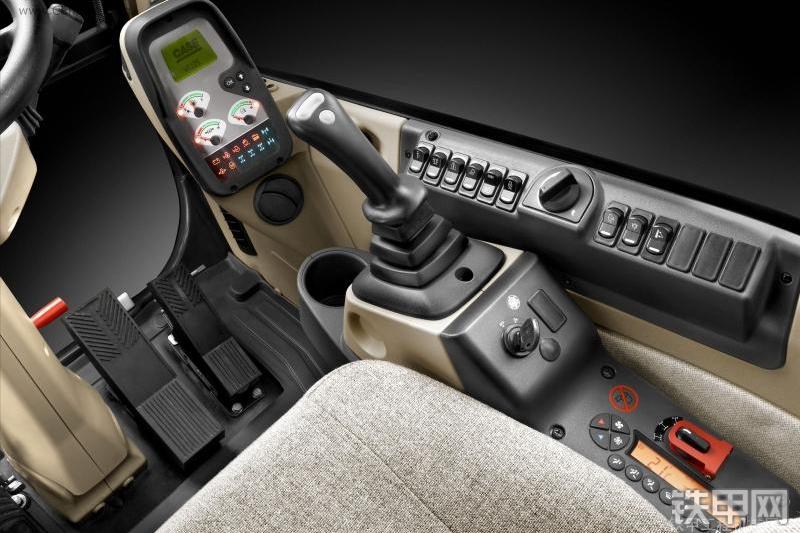 凯斯WX165挖掘机整机外观