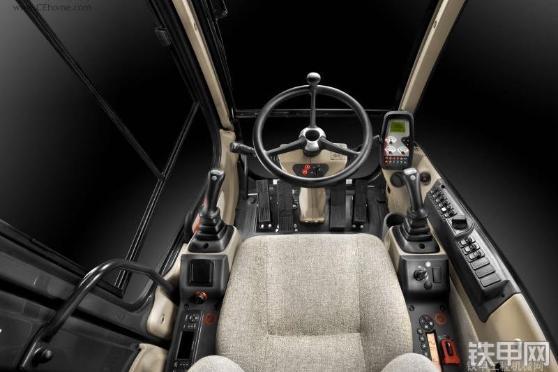 凯斯WX185挖掘机整机外观