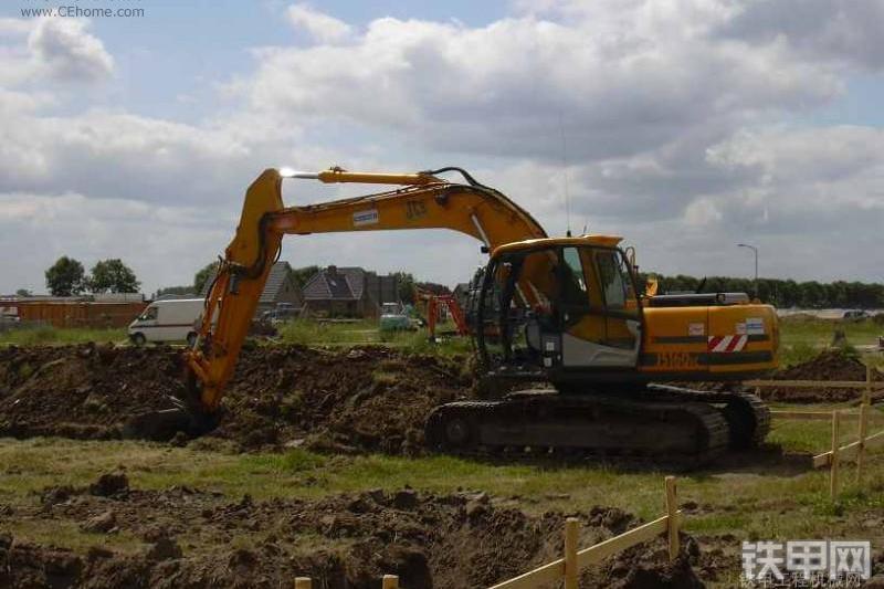 杰西博JS130W挖掘机整机外观