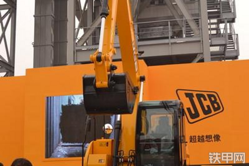 杰西博JS145W挖掘机整机外观