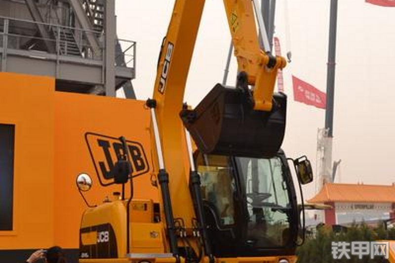 杰西博JS145W挖掘机整机外观