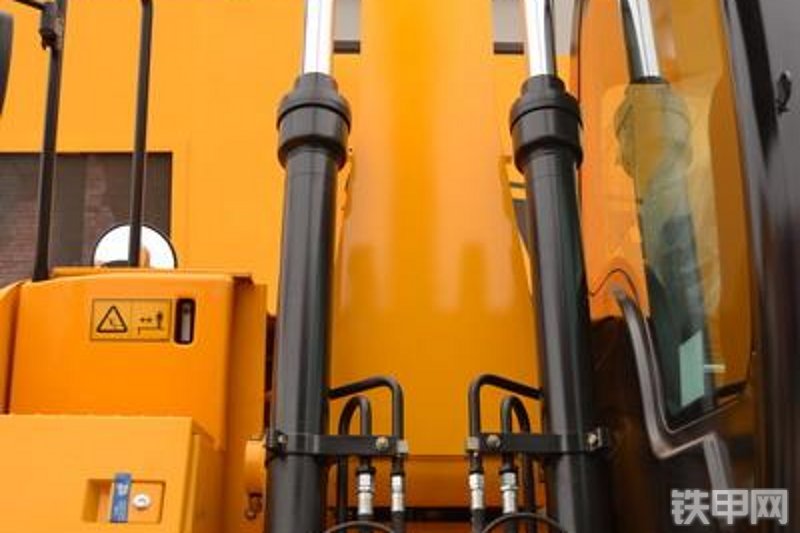 杰西博JS145W挖掘机整机外观