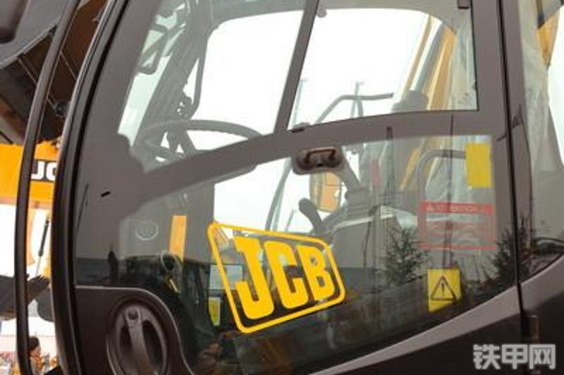 杰西博JS145W挖掘机整机外观