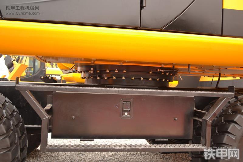 杰西博JS145W挖掘机整机外观