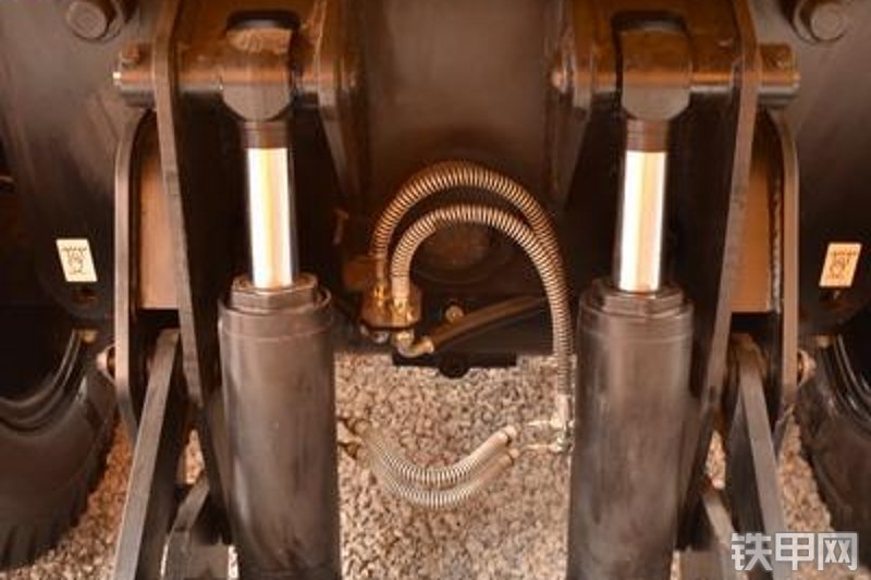 杰西博JS145W挖掘机整机外观