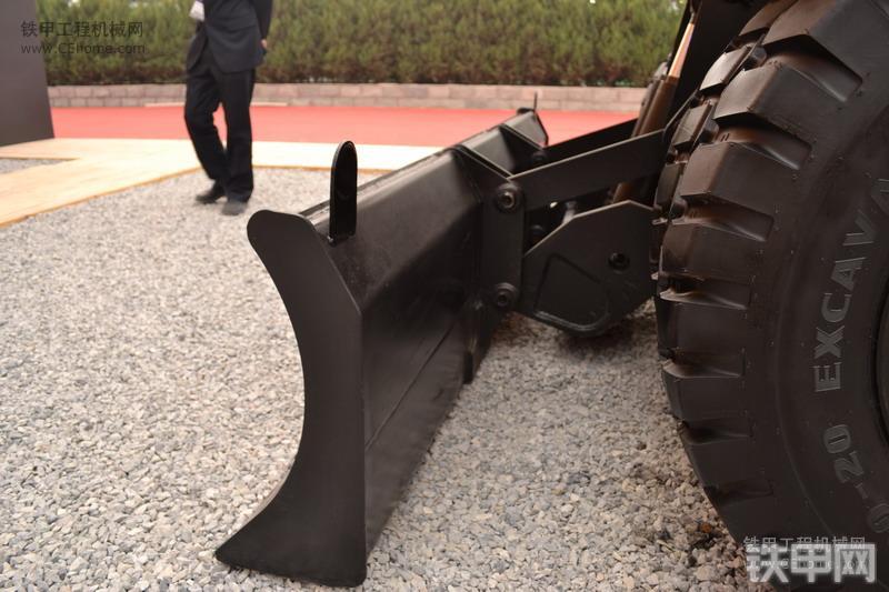 杰西博JS145W挖掘机整机外观