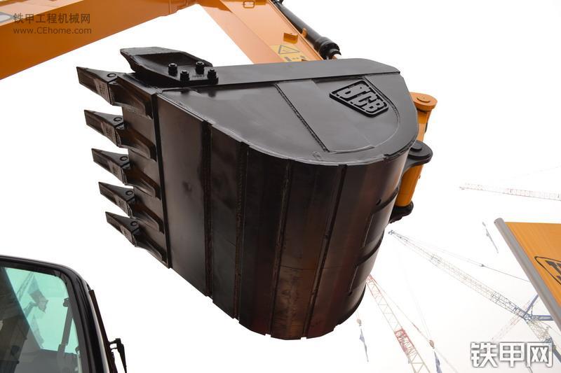 杰西博JS145W挖掘机整机外观