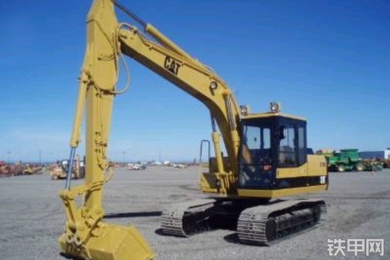 卡特彼勒E120B挖掘机整机外观