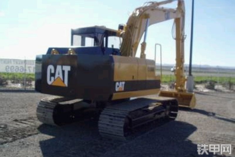 卡特彼勒E120B挖掘机整机外观