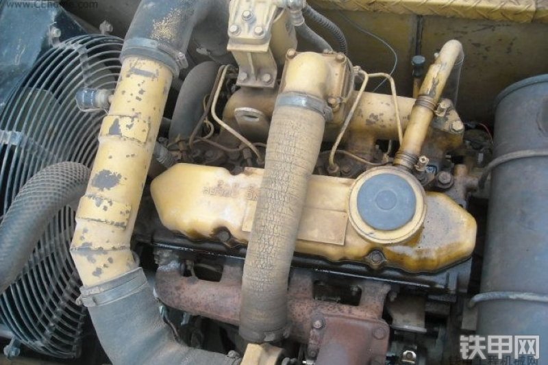 卡特彼勒E120B挖掘机整机外观