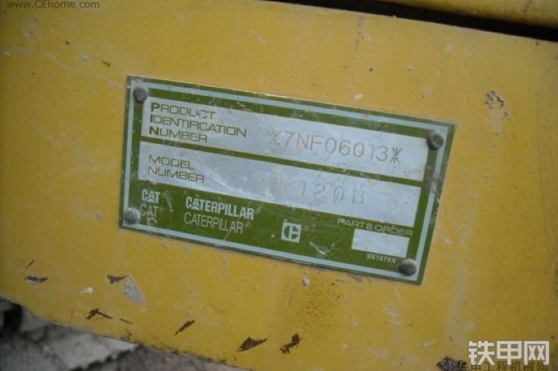 卡特彼勒E120B挖掘机整机外观