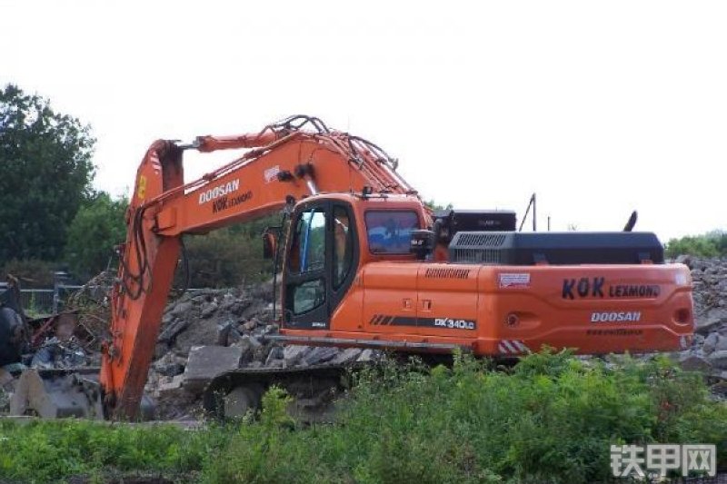 迪万伦DX340LC挖掘机整机外观