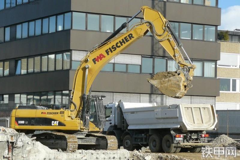 卡特彼勒330DL液压挖掘机整机外观