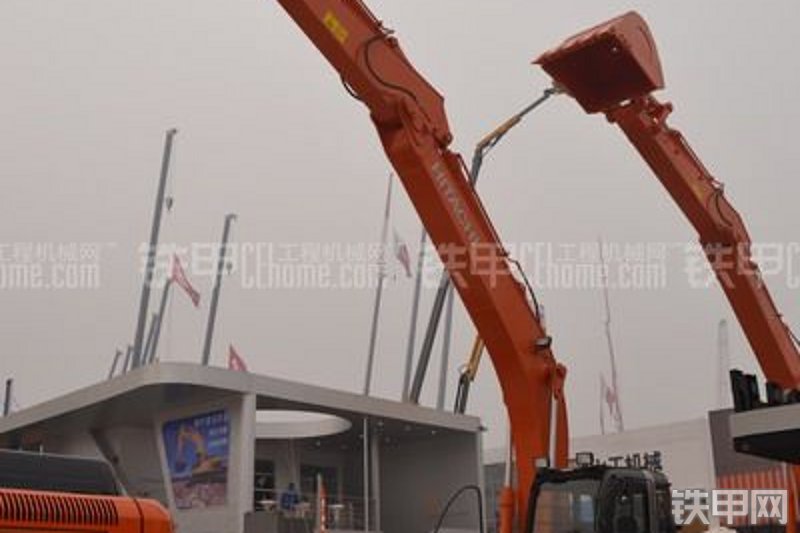 日立ZX200-3G挖掘机整机外观