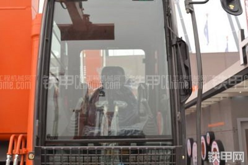 日立ZX200-3G挖掘机整机外观