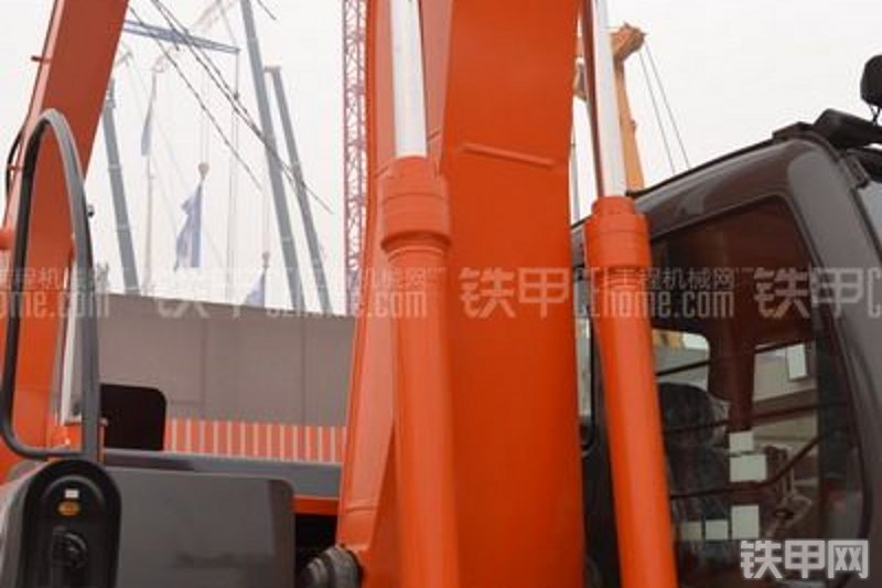 日立ZX200-3G挖掘机整机外观