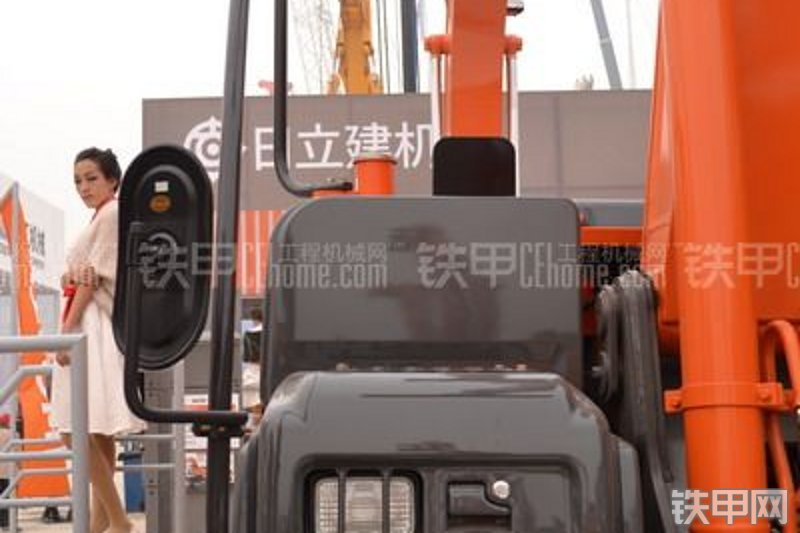 日立ZX200-3G挖掘机整机外观