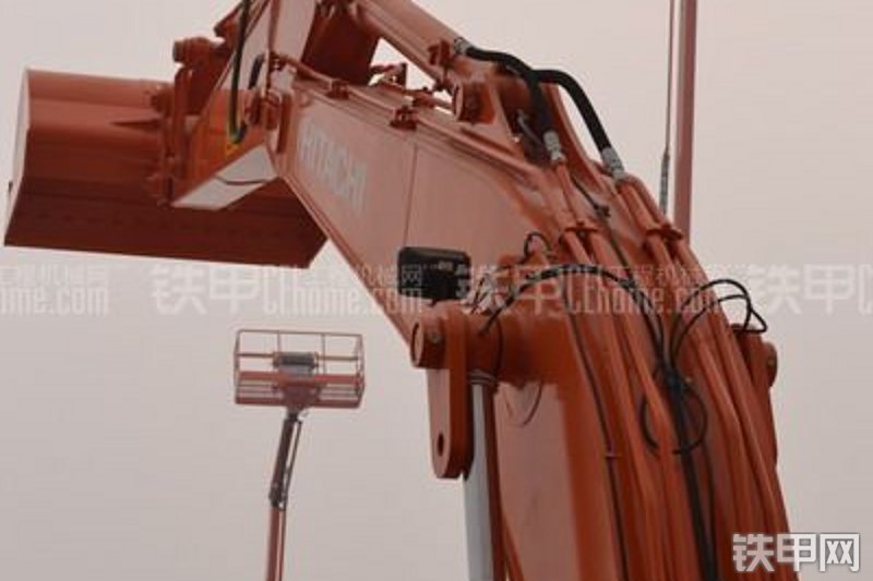 日立ZX200-3G挖掘机整机外观