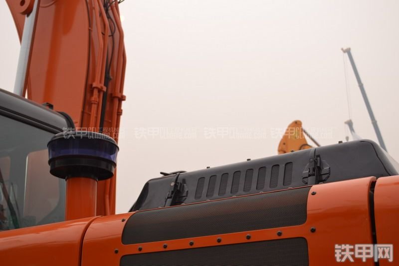 日立ZX200-3G挖掘机整机外观