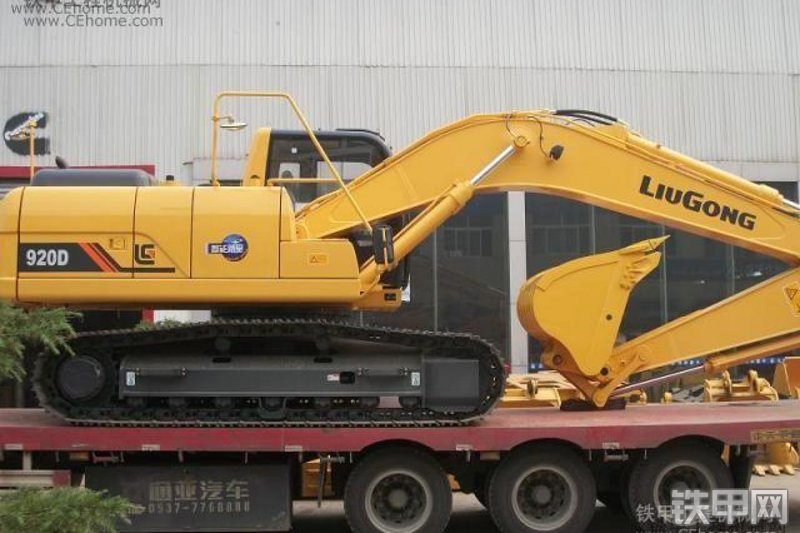柳工CLG922D挖掘机整机外观