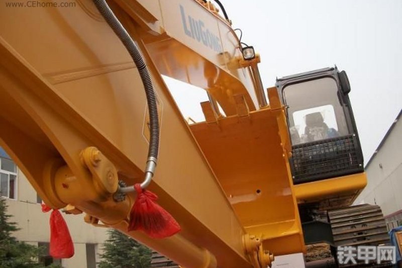 柳工CLG922D挖掘机整机外观